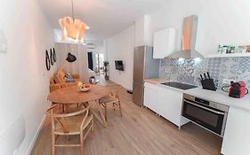 Studio Chic Avec Terrasse, Lumineux Et Calme 1