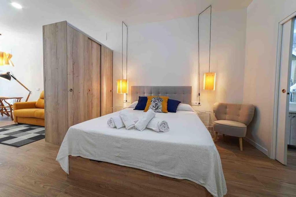 Studio Chic Avec Terrasse, Lumineux Et Calme 1 Valencia Exterior foto