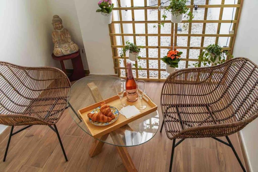 Studio Chic Avec Terrasse, Lumineux Et Calme 1 Valencia Exterior foto